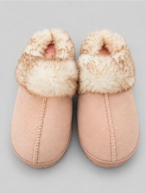Women’s Cozy Faux Fur Slippers – Blush Pink – Size 5–6 – Brand New